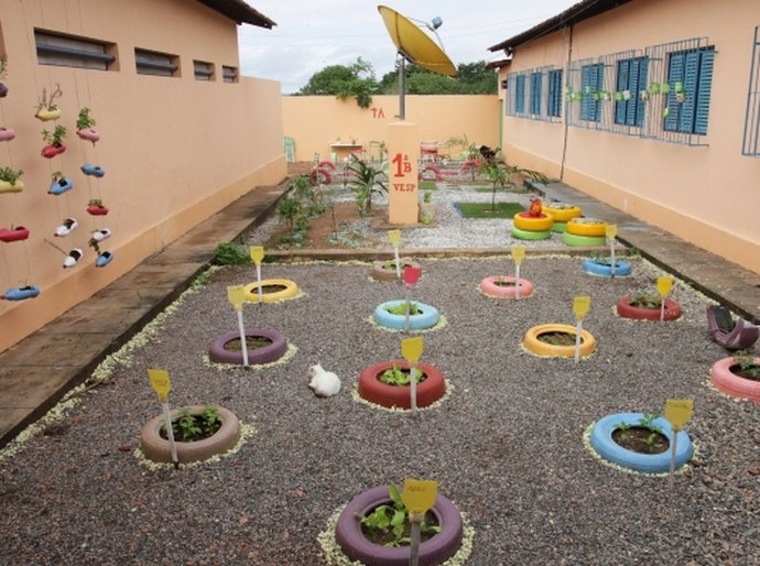 Projeto paisagístico e horta levam transformação à escola de Craíbas