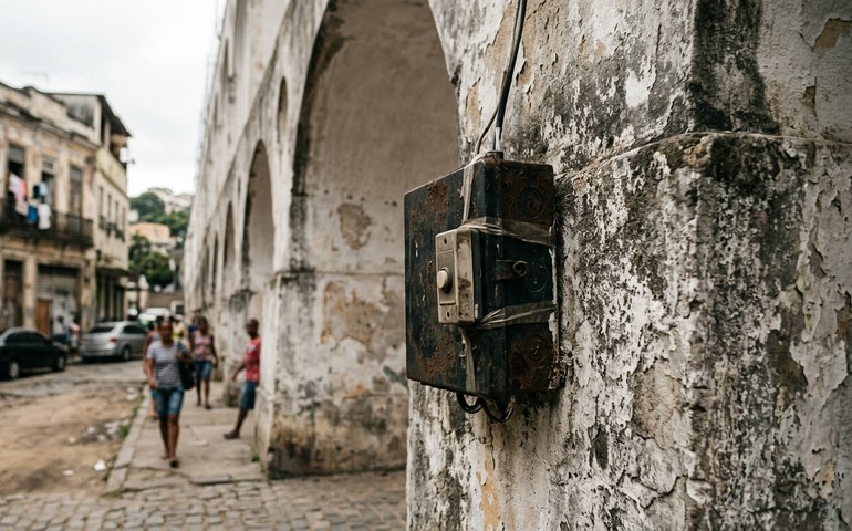 Campainha instalada em pilar dos Arcos da Lapa alertava traficantes sobre chegada da polícia