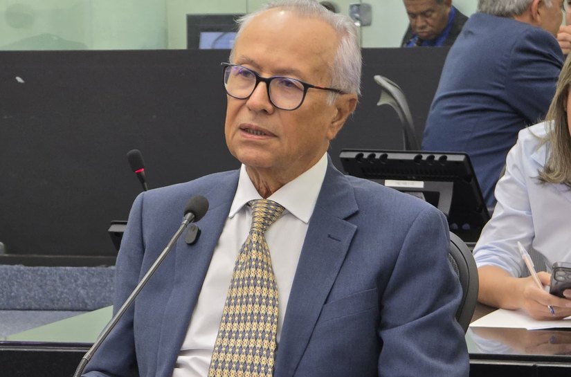 Doutor Wanderley destaca ações da Educação e faz indicação para nova escola