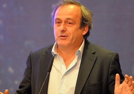 Blatter e Platini reiteram inocência em primeiro dia de julgamento na Suíça