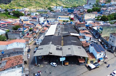 Prefeita visita obras no Mercado Público de Palmeira; local passa por revitalização e ganhará estrutura moderna