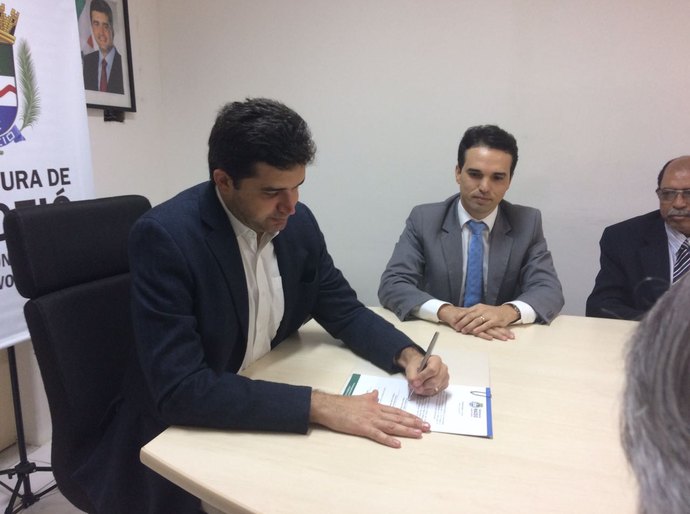 Prefeito Rui Palmeira empossa conselheiros tributários de Maceió