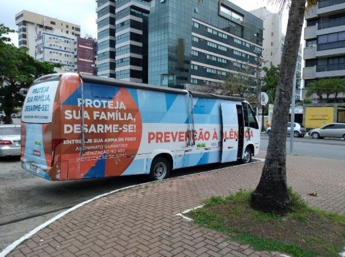 Campanha incentiva entrega voluntária de armas na Pajuçara até domingo