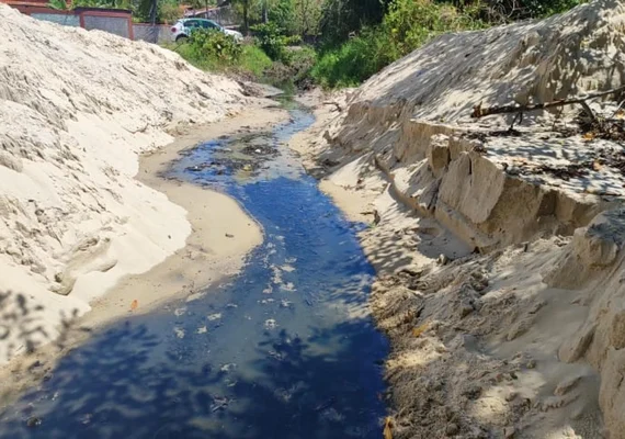 Prefeitura é multada por lançar esgoto na Praia das Conchas