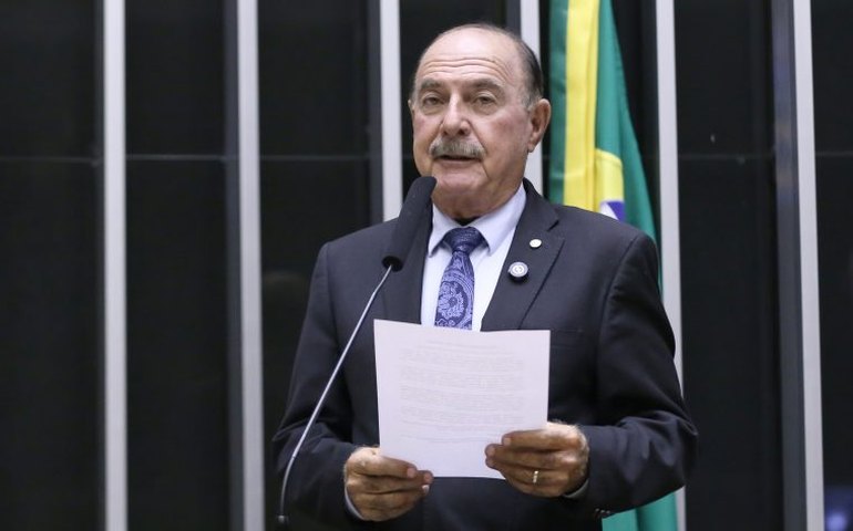 Projeto autoriza pessoas com diabetes a entrar em qualquer local com medidores de glicose e agulhas