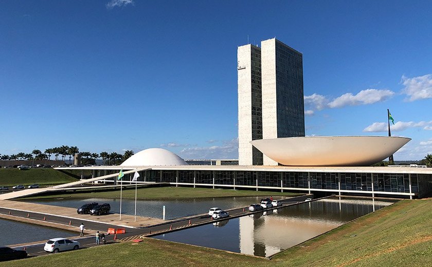 Senado e Câmara questionam decisões de Flávio Dino que limitam ‘emendas pix’