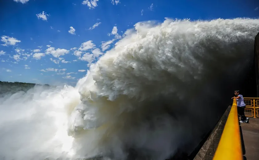 Hidrelétrica de Itaipu chega ao marco de 3,1 bilhões de MWh produzidos