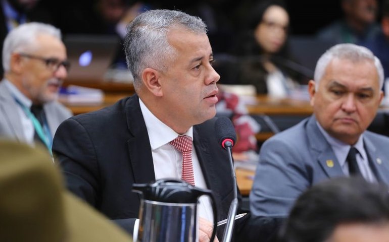 Comissão vai ouvir ministro dos Direitos Humanos sobre fala considerada 'ameaçadora'