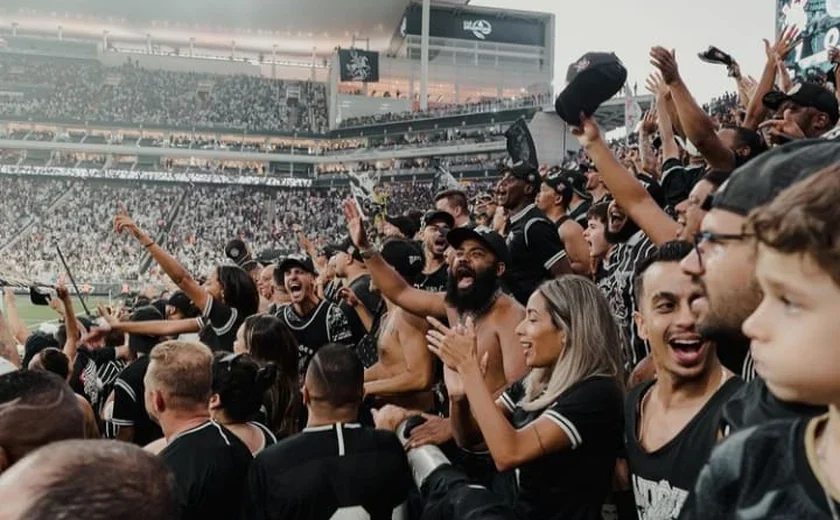Torcida do Palmeiras protesta após eliminação: 'Fora, Abel', 'cabeça vazia, fralda cheia'