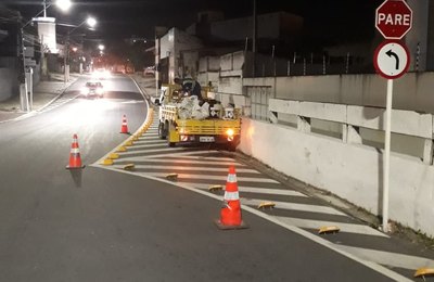 Prefeitura reforça sinalização na Rua Íris Alagoense