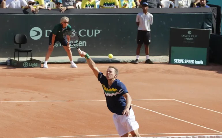 Brasil vence Bélgica e aguarda duelo Itália x Holanda para ir às quartas da Copa Davis
