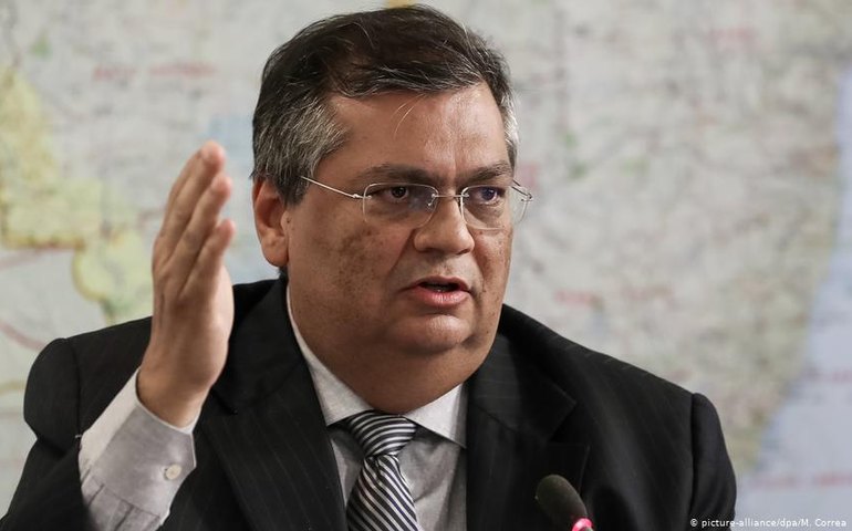 “É preciso uma frente ampla contra impulsos despóticos”