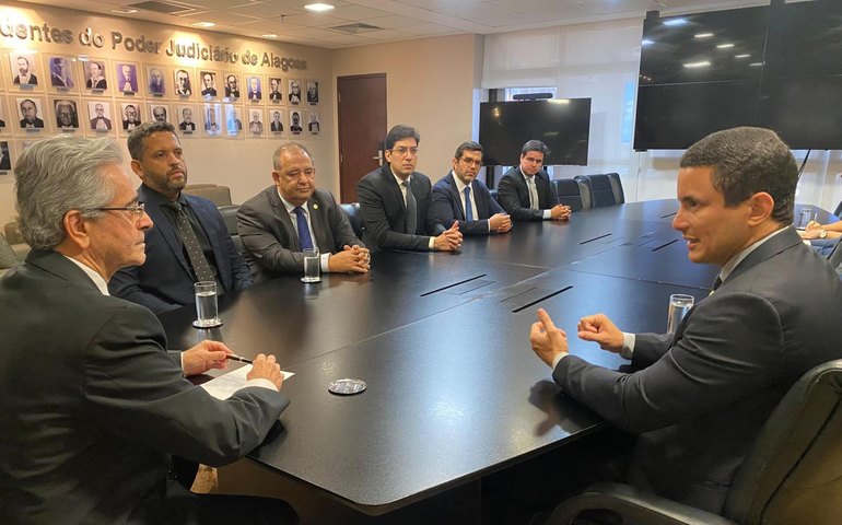 Delegado-geral da Polícia Civil visita Tribunal de Justiça para reforçar parceria no combate à violência