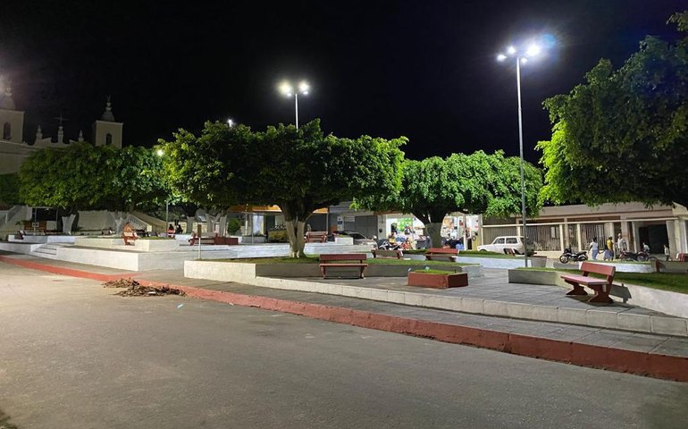 Prefeitura de Santana do Mundaú segue modernizando sistema de iluminação pública