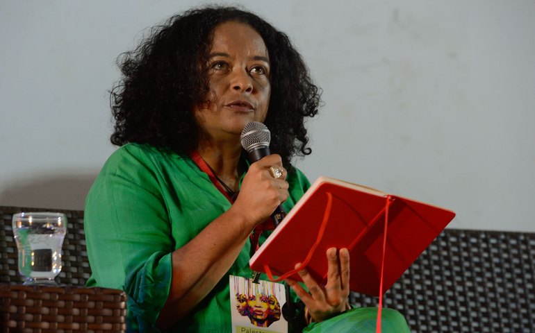 Ana Maria Gonçalves, autora de 'um Defeito de cor', se candidata à ABL