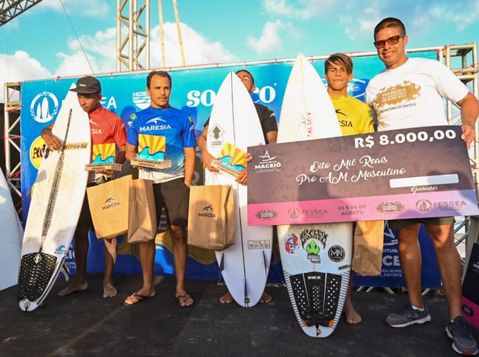 Atletas de Maceió são premiados durante Circuito Alagoano de Surf