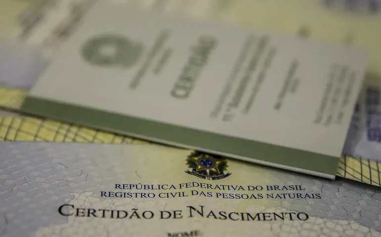 Certidões de nascimento, casamento e óbito terão novos modelos; saiba como vai ficar