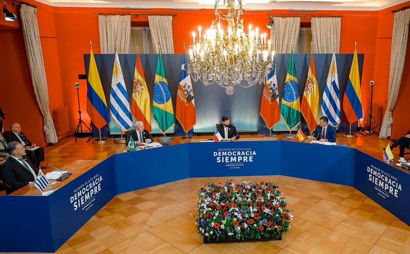 No Chile, Lula defende democracia e redução das desigualdades