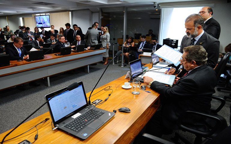 Sobre decisão do STF, Jorge Viana diz que não trabalhará por interesses próprios