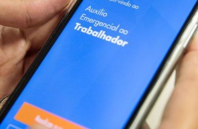 Caixa reitera: trabalhadores não precisam ir à agência para receber benefícios