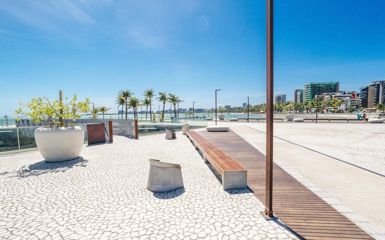 Governo de Alagoas acompanha manutenção estrutural do Marco dos Corais