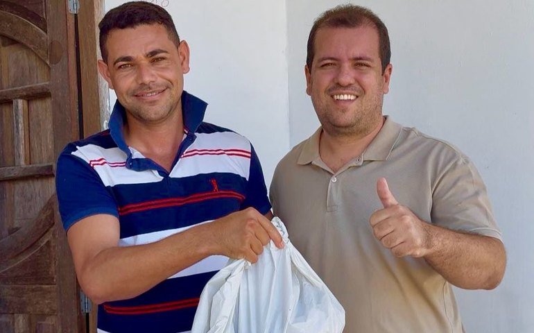 Prefeitura de Limoeiro entrega peixes na Semana Santa e beneficia mais de 10 mil famílias