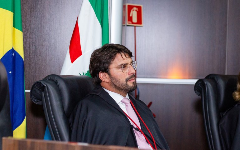 Jurista Rodrigo Prata é o novo Ouvidor do TRE/AL