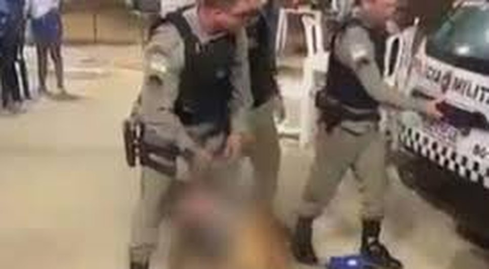 Homem perdeu consciência após receber tapa de policial