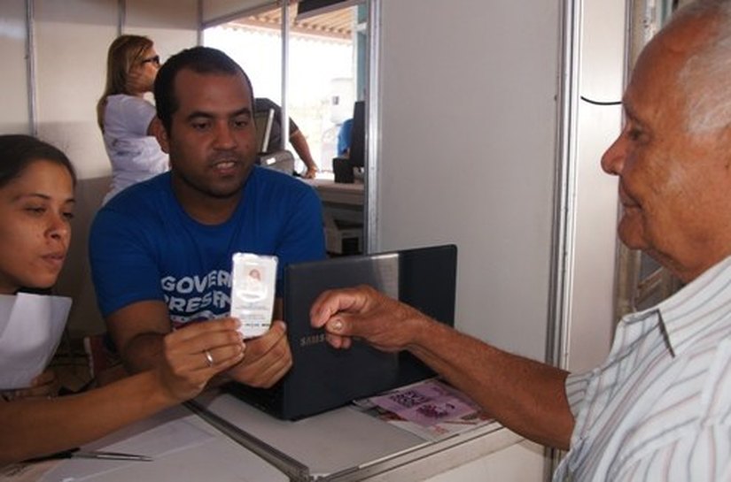 Seades promove ampliação de beneficiários do Cartão do Idoso