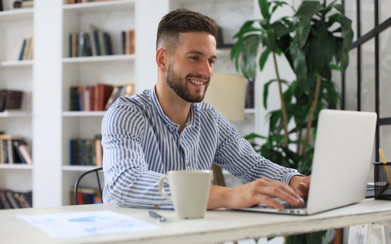 Cursos gratuitos são oferecidos pela plataforma EAD do SEST SENAT 