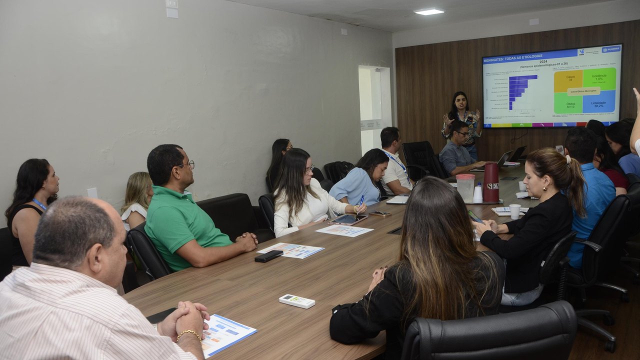 Gestores da Sesau se reúnem com técnicos municipais para discutir casos de meningite em Maceió