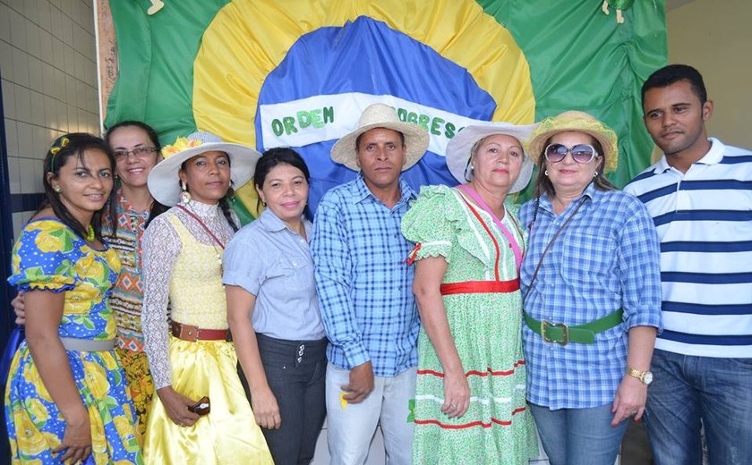 Abertura dos festejos juninos de Canapi foi iniciado com o &#8220;Arraiá no ritmo da seleção&#8221;