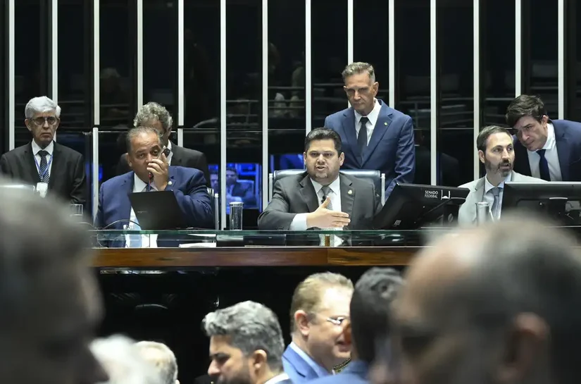 Senado aprova redução da pena de condenados pelo 8/1 e trama golpista