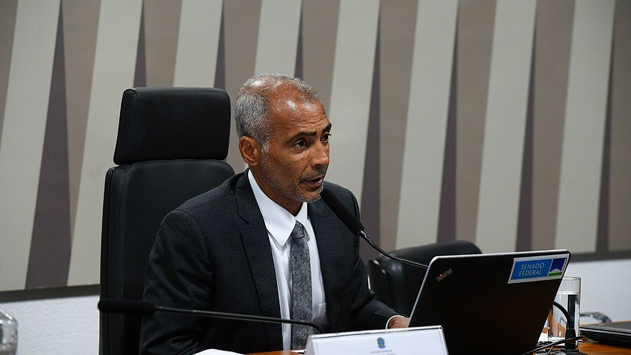Romário toma posse no America e fala sobre legado de Zagallo: 'Mesma importância que Pelé'