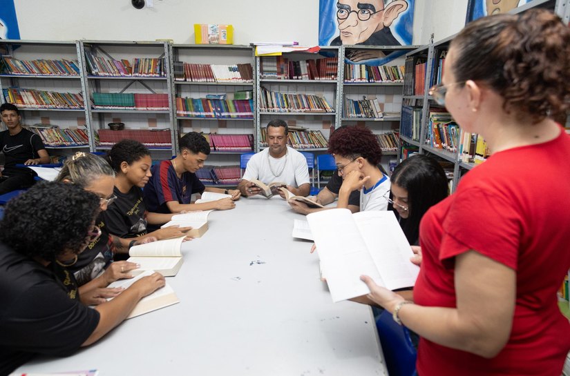 Estado abre 610 novas vagas para Educação de Jovens e Adultos
