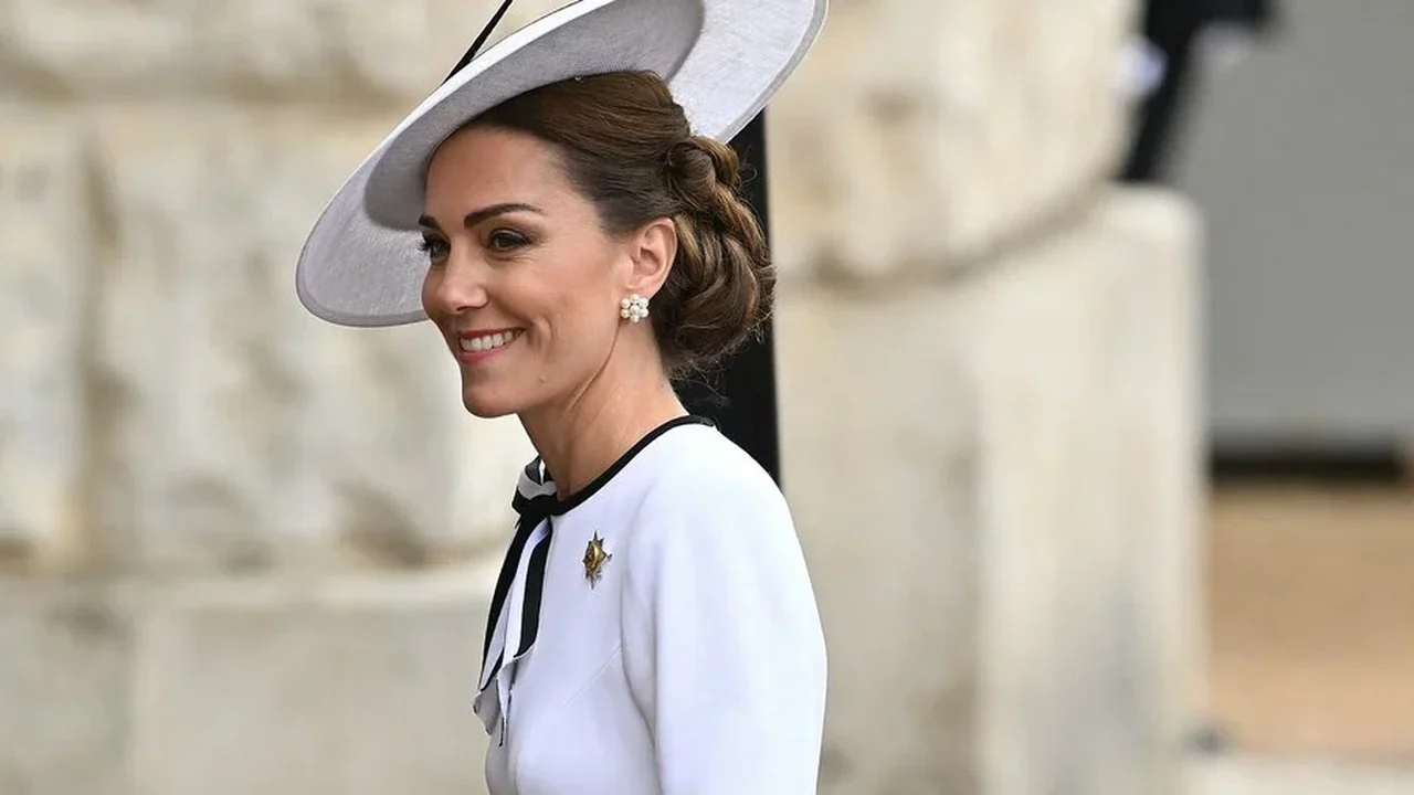 Kate Middleton faz primeira aparição oficial após diagnóstico de câncer; veja