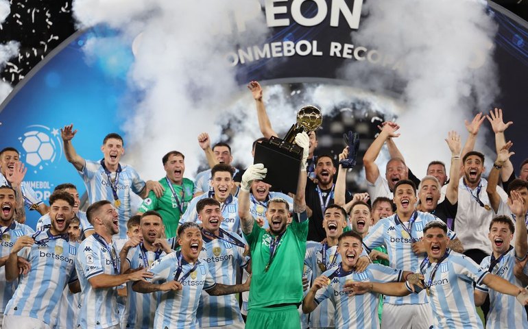 Racing é campeão da Recopa Sul-Americana
