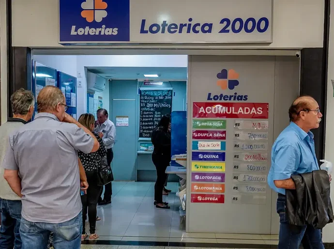 Mega-Sena acumula e prêmio principal vai para R$ 92 milhões