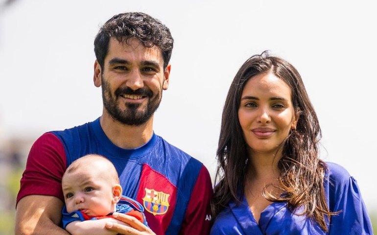 Gündogan é apresentado no Barcelona com homenagem a sua mulher e idolatria em Ronaldinho