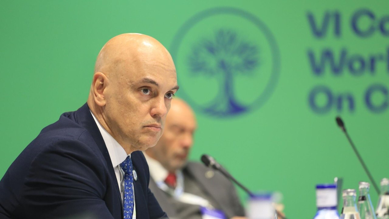 Alexandre de Moraes preside sessão do STF pela primeira vez