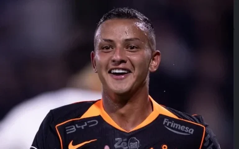 Kayke sofre lesão grave no joelho e vira desfalque de Diniz no Corinthians