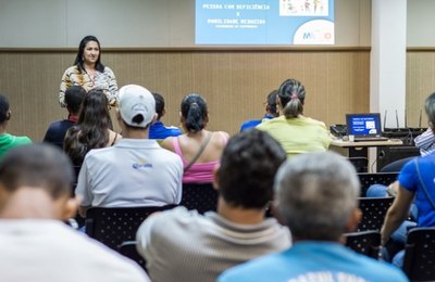 Trade turístico recebe orientações sobre atendimento, primeiros socorros e vigilância sanitária