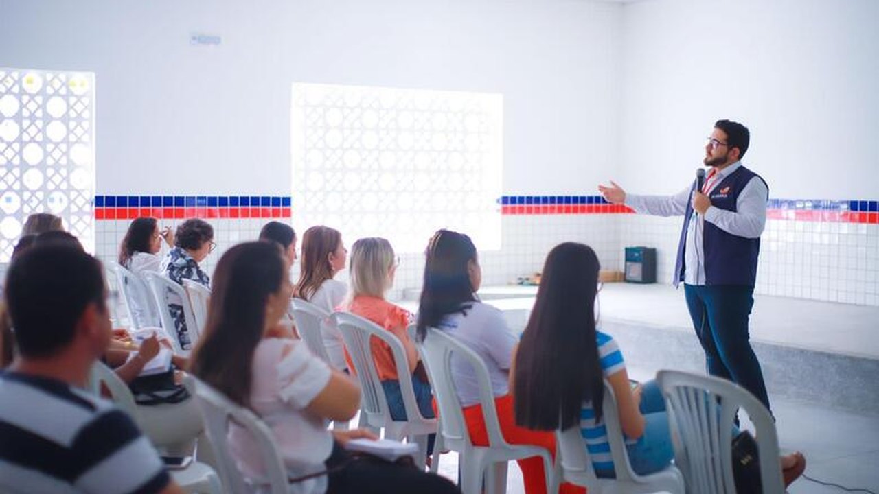 Rede Acolhe promove palestra sobre tratamento para dependentes químicos no município de Ouro Branco