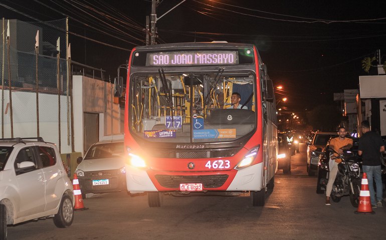 Ônibus grátis levaram mais de 600 mil pessoas ao São João de Maceió