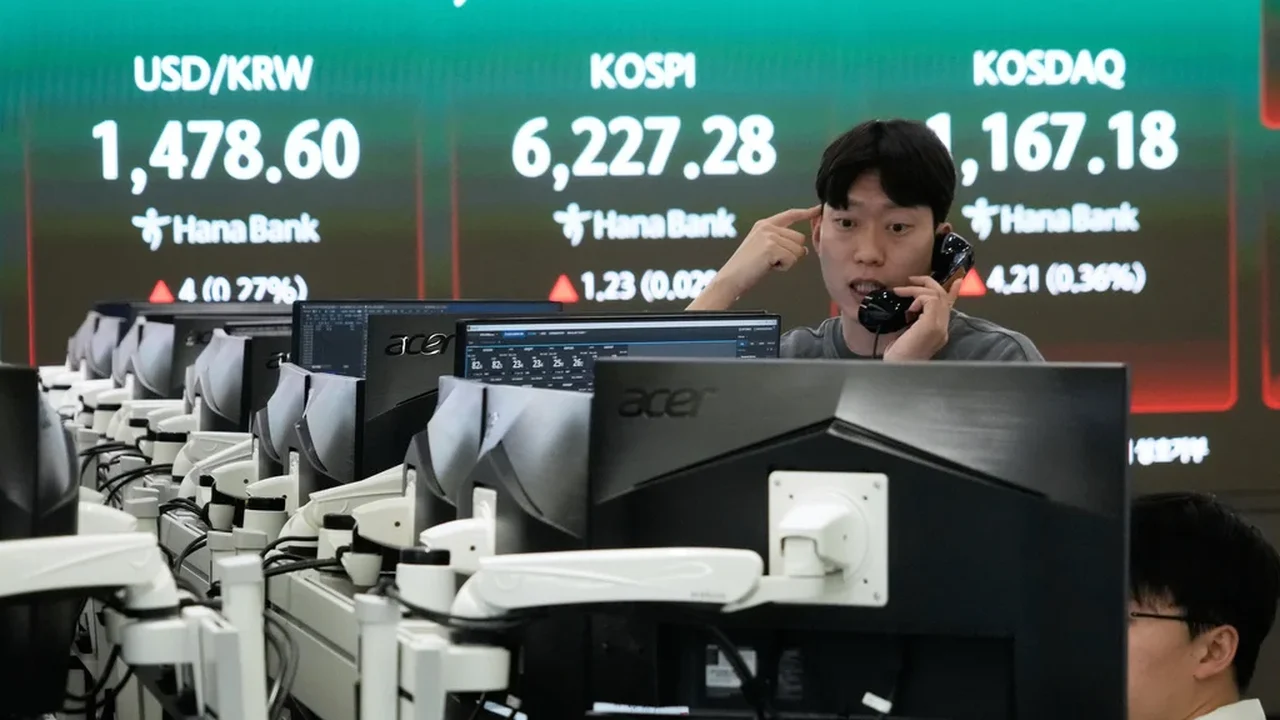 Ações globais mistas e petróleo em queda após Wall Street bater novo recorde com esperanças de cessar-fogo