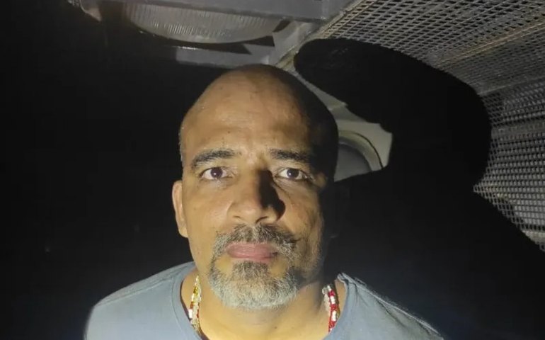 Polícia prende homem que fugiu de blitz e deixou mais de 100kg de drogas para trás