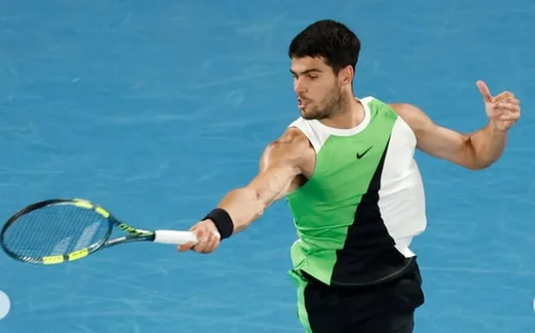 Alcaraz disputa primeira final contra adversário mais jovem e busca 34º título em Doha