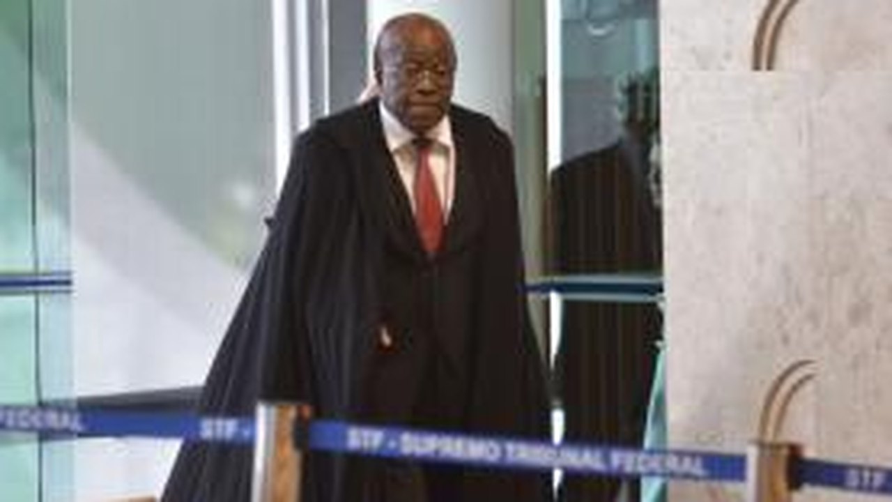 OAB-DF decide conceder registro de advogado a Joaquim Barbosa