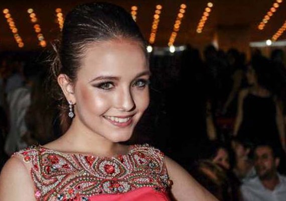Larissa Manoela não descarta namoro com João Guilherme
