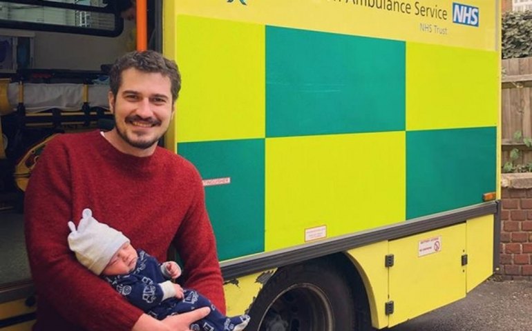 Jornalista da Globo compartilha história do filho que nasceu na ambulância:
